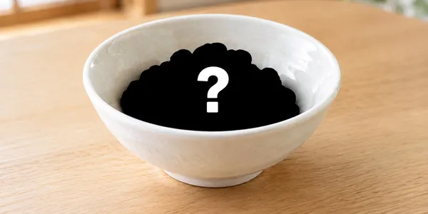蒸した大豆を菌の働きで発酵させます。混ぜると糸を引き、朝のご飯にもよく合う、この食べ物は？
